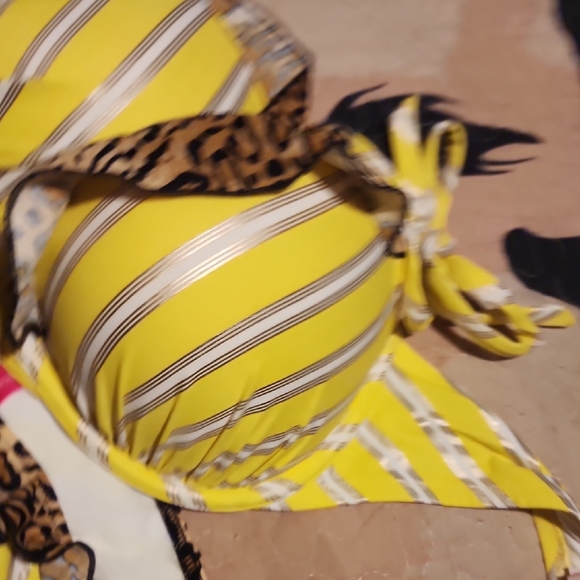 Victoria's Secret Gorgous Yellow Stripe And Cheeta Trim Swim Suit 36C, M - Picture 4 of 5